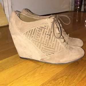 size 7 wedge heel